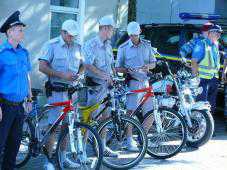 Центр Ялты начали патрулировать милиционеры на велосипедах