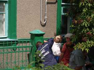 В Симферополе ребенок упал на острый забор