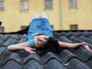 В Симферополе школьница прыгнула с крыши 14-этажного дома
