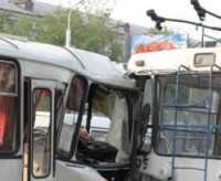 В Столице Крыма в столкновении автобуса и троллейбуса пострадали четыре женщины