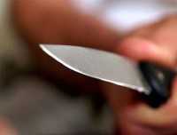 На улице в Алуште один иностранец ударил ножом второго