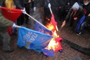 Националисты сожгли флаг ПР. Чем ответят регионалы?