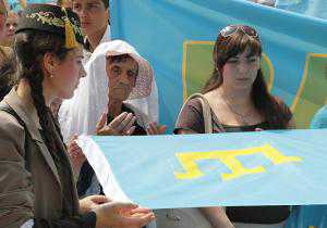 Азаров посоветовал крымским татарам забыть, что они депортированные