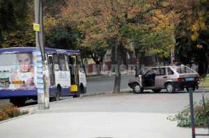 В Симферополе машина МВД столкнулась с автобусом