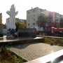 На мемориале памяти погибших при взрыве дома в Евпатории высадили можжевельник
