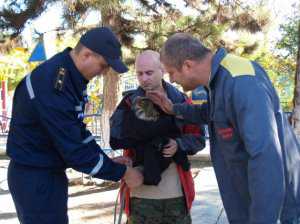 В Крыму сотрудники МЧС спасли замученного хозяином филина