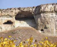 На скале Ак-Кая покажут реконструкцию жизни древних людей