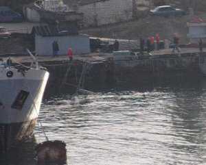 В Севастополе у причала затонуло рыболовецкое судно