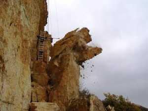 На Фиоленте разрушили 500-тонную скалу, под которой летом погиб подросток