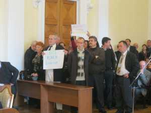 Вопрос о доверии мэру Ялты Боярчуку на сессию не вынесли. Обиженный за “донецких” Илаш покинул зал заседания