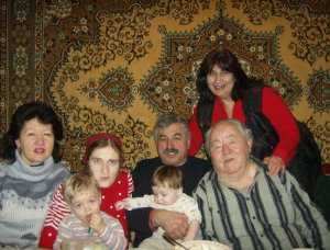 В Севастополе по вине судебной системы 86-летний ветеран, супружеская пара и трое детей в любой момент могут оказаться на улице