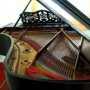 Школе искусств в Евпатории подарили 100-летний рояль