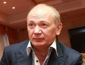 Олигарх Юра Енакиевский пообщался с журналистами в день открытия Рады
