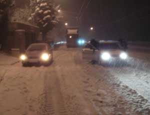 Автодорогу Алушта-Ялта парализовало из-за снегопада