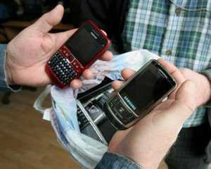 Украинским осуждённым разрешат пользоваться мобильными телефонами