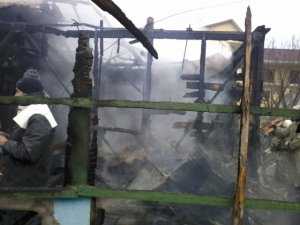 В страшном пожаре в Судаке погибли два человека: взрыв баллона разрушил дом