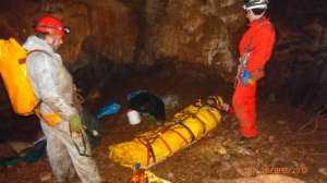 Спелеологи, упавшие в крымскую пещеру, пострадали из-за рухнувшего на них внедорожника