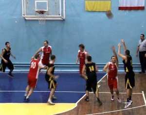 В Крыму проходит чемпионат по баскетболу