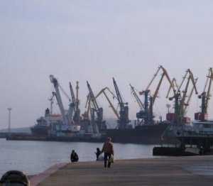 Порт Феодосии переплатил 500 тыс. гривен. за липовый ремонт двух барж