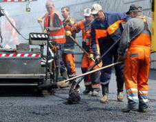 В Симферополе начали ремонт дорог