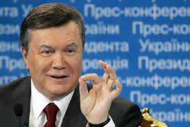 Янукович пообещал рост пенсий и зарплат