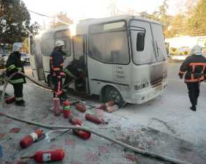 В Севастополе горел пассажирский автобус
