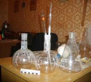 Милиция нашла в Белогорске домашнюю лабораторию для производства амфетамина