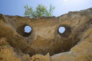 В пещерном городе Крыма поймали «черных археологов»