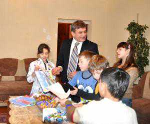 В Симферополе приемная семья готовится стать детским домом семейного типа