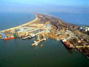 Керченский пролив закрыт для судов из-за непогоды