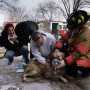 В Симферополе из огня спасли заядлую курильщицу с маленькой собачкой