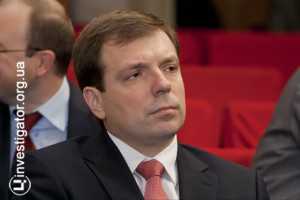 Министр финансов Крыма зарабатывет меньше заместителя и не брезгует матпомощью