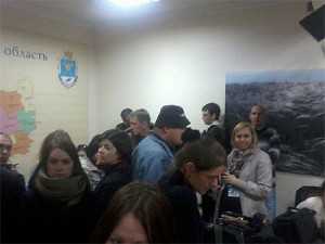Госохрана закрыла журналистов, чтобы они не попали к Януковичу