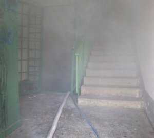 Сварщики устроили пожар в подвале пятиэтажного дома в Севастополе