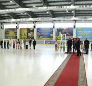 В Симферополе начались первые соревнования по фигурному катанию