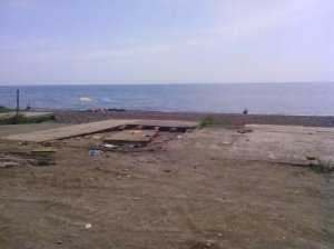 На побережье Алушты снесли восемь незаконных построек