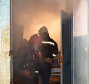 В Севастополе потушили пожар на хладокомбинате