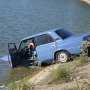 На севере Крыма при падении машины в канал погибли два человека