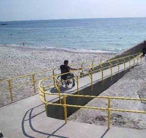 Министерство курортов насчитало в Крыму 23 пляжа с условиями для инвалидов