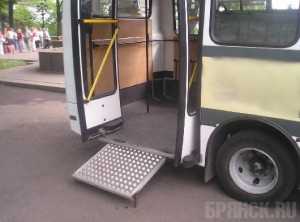 Крымские чиновники на автобусах для инвалидов «наварили» 680 тыс. гривен