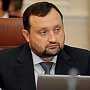 Арбузов впервые возглавил заседание правительства Украины