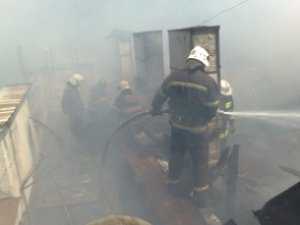 Полсотни человек эвакуировали из горящего дома в Крыму