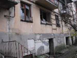 Из разрушенного дома на Лескова выселились почти все жители