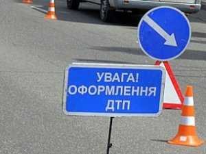 Легковушка врезалась в цистерну в Крыму — 4 раненых