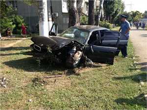 Сотрудник одесской прокуратуры на BMW протаранил ЗАЗ, водитель погиб, пассажир в больнице