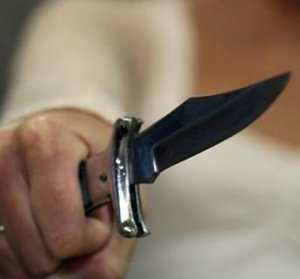 Жительница посёлка в Крыму ударила ножом сожителя