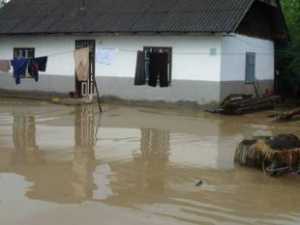 Сильный ливень затопил дом в крымском селе
