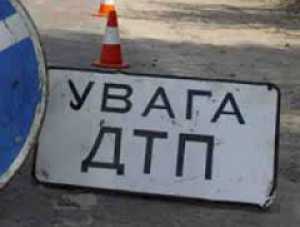 В Евпатории водитель БМВ врезался в столб электросети