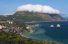 Туристы едут в Крым из-за моря и природных ландшафтов, – опрос