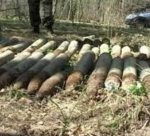 На востоке Крыма в поле нашли десять снарядов